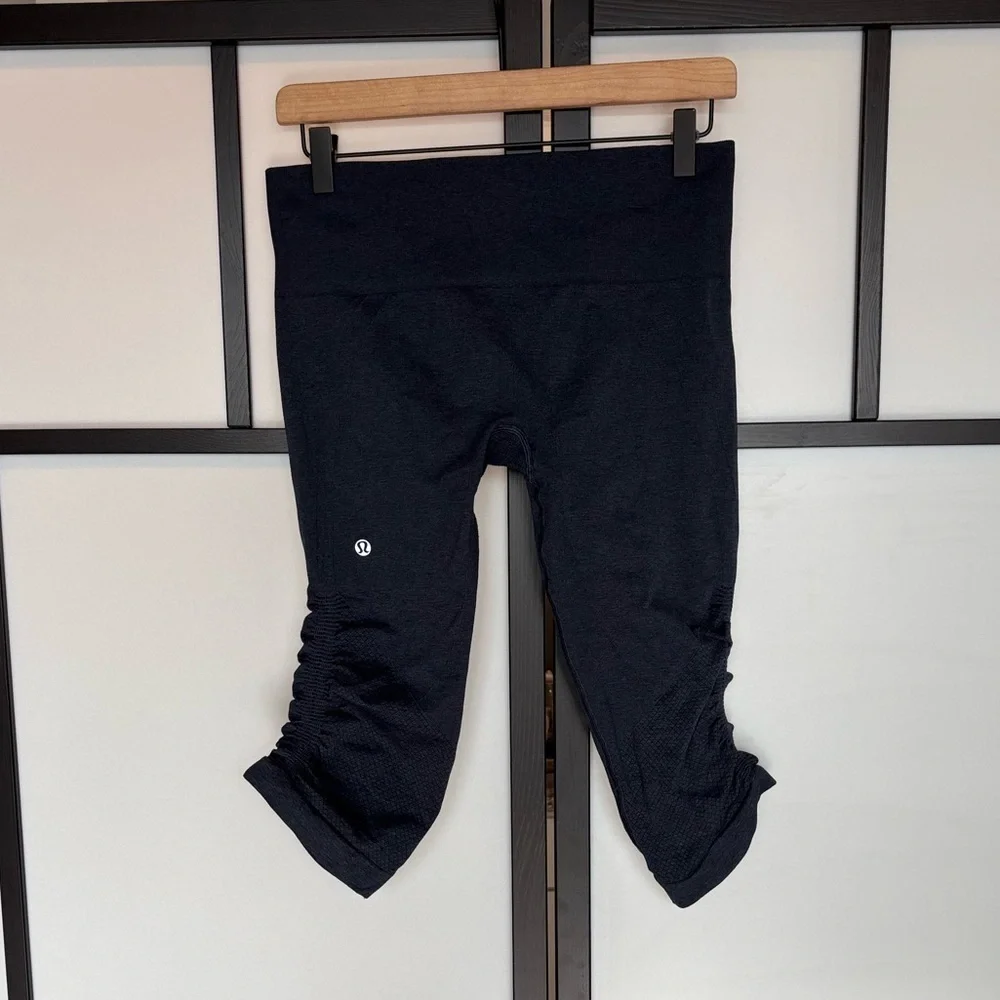 Lululemon In The Flow Crop II Pattern Blue Womens 8 Leggings Activewear yoga gym